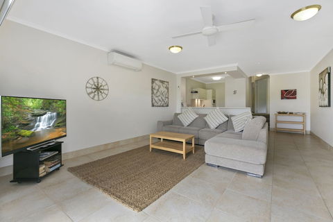 Charming Noosa Heads Apartment Laguna Bay Views Unit 6 Taralla 18 Edgar Bennett Avenue - Accommodation NT 4