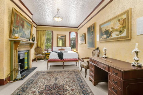 Grand & Central On George Unique Opulent - Accommodation NT 4