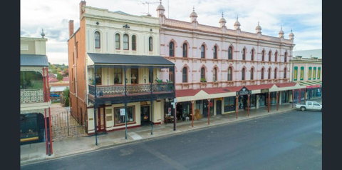 Grand & Central On George Unique Opulent - Accommodation NT 2