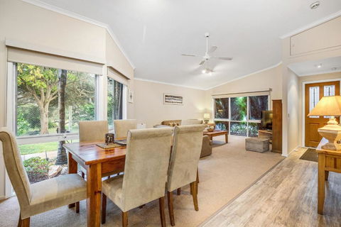 Hilltop Beach House: Newly Updated - Accommodation NT 2