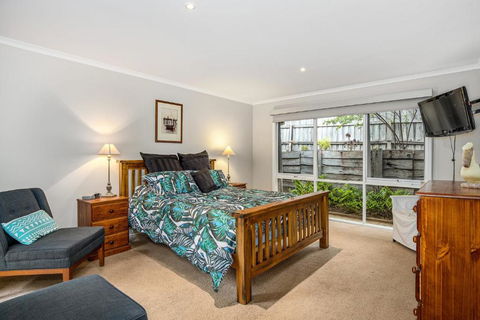 Hilltop Beach House: Newly Updated - Accommodation NT 4