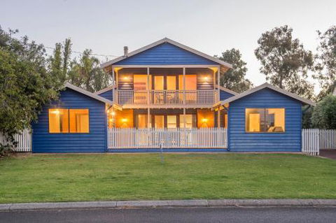 Ultramarine - Accommodation NT 0