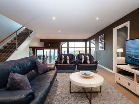 Venabu On Garuwa 20 Garuwa Street Spectacular House With Fabulous Views - Accommodation NT 3