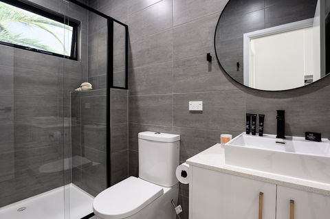 CARLISLE Bright Townhouse In Great Location - Accommodation NT 1