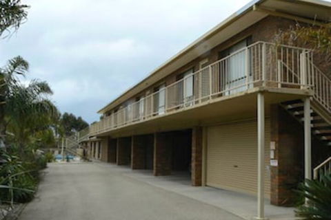 Allambi Holiday Apartments - NT Tourism 3