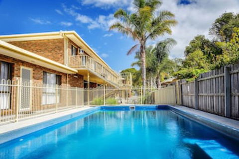 Allambi Holiday Apartments - NT Tourism 0
