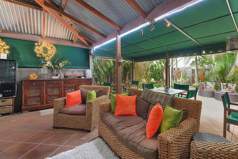 One Thornbury Boutique B & B - NT Tourism 2