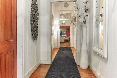 One Thornbury Boutique B & B - NT Tourism 6