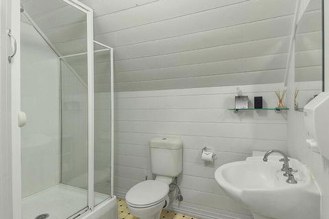One Thornbury Boutique B & B - NT Tourism 7
