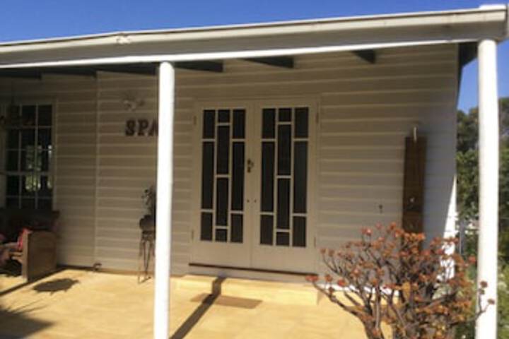  Accommodation NT