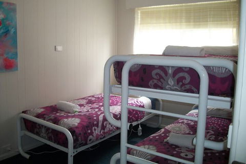 Top Of The Lake Units - Accommodation NT 7