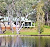 Bushy Lake Chalets - Accommodation NT