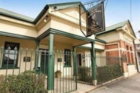 The Old George & Dragon Guesthouse - Accommodation NT 2