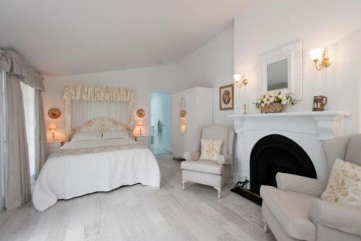  Accommodation NT