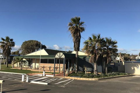 Sunset Beach Holiday Park - NT Tourism 1
