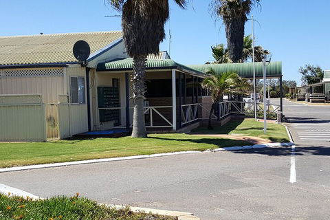 Sunset Beach Holiday Park - NT Tourism 5