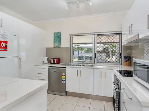 Connemara Beachside Cottage - Accommodation NT 2