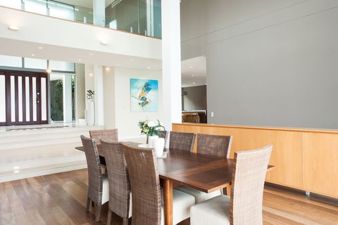 Luxurious Waterfront (ifr698) - NT Tourism 1