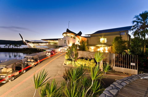 Yacht Club Villa 33-Serenity-Ocean Views With Golf Buggy - Accommodation NT 0