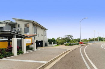 City Stadium Apartment On The Riverfront - Accommodation NT 0