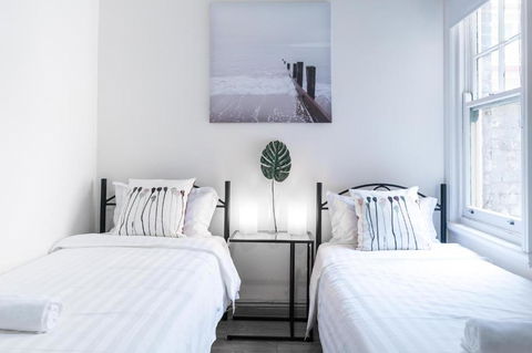 The Highberry Sydney Harbour View Escape - NT Tourism 1