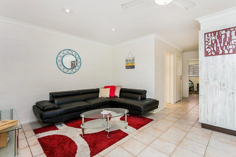 Fiesta Palms 6 Central Byron Bay - Accommodation NT 2