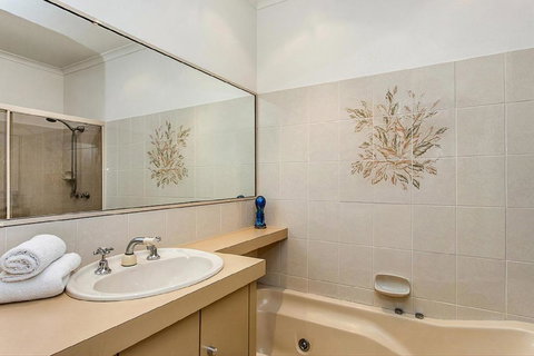 Fiesta Palms 6 Central Byron Bay - Accommodation NT 1