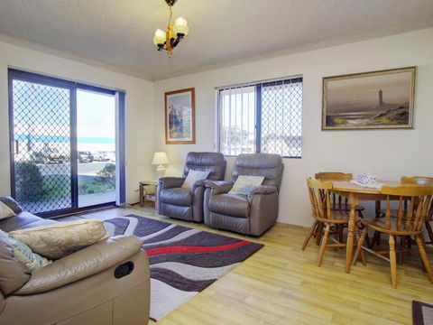 Seabreeze 6 Opposite Bowling Club - Accommodation NT 6