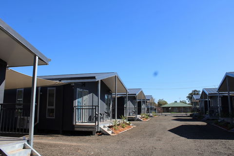 Sunshine Gardens Bourke Resort - NT Tourism 0