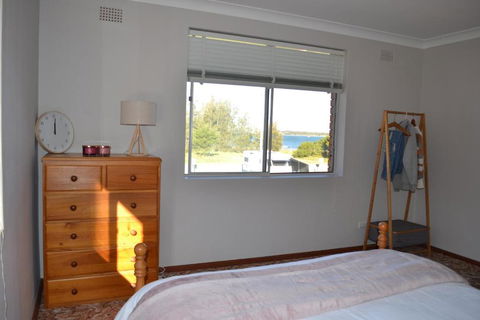 Apartment With Sweeping View Of The Bay 2 Bedrooms Sleeps 5 - Accommodation NT 5