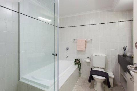 A Comfy 2BR Home Top Location FREE Parking - Accommodation NT 5