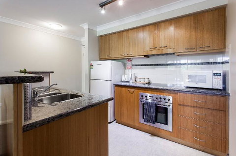 A Comfy 2BR Home Top Location FREE Parking - Accommodation NT 6