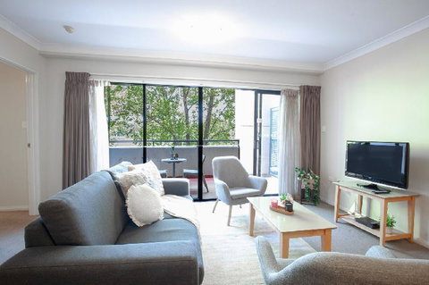 A Comfy 2BR Home Top Location FREE Parking - Accommodation NT 4