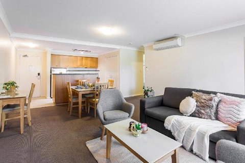 A Comfy 2BR Home Top Location FREE Parking - Accommodation NT 3