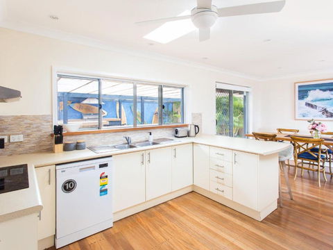 Easy Living At 14 Daphne Street - Accommodation NT 1