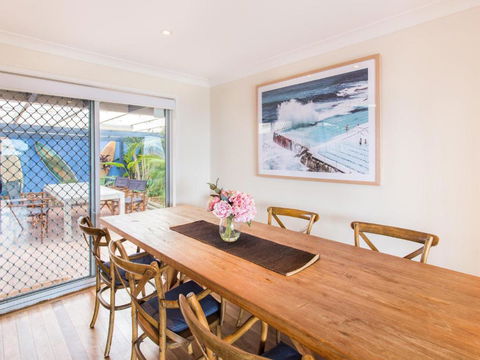Easy Living At 14 Daphne Street - Accommodation NT 6