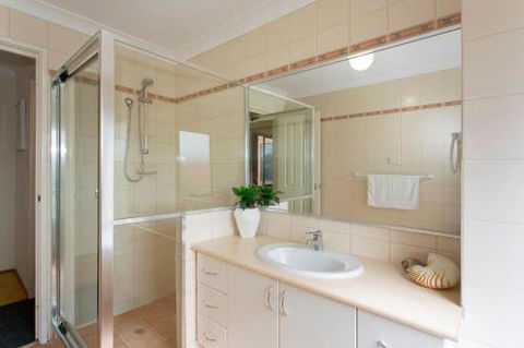 Bella Vista Townhouse With Views - NT Tourism 2