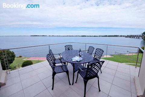 Brookwater Waterfront On Lake Mulwala - Accommodation NT 2