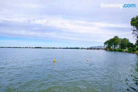 Brookwater Waterfront On Lake Mulwala - Accommodation NT 4