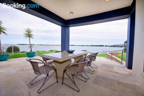 Brookwater Waterfront On Lake Mulwala - Accommodation NT 3