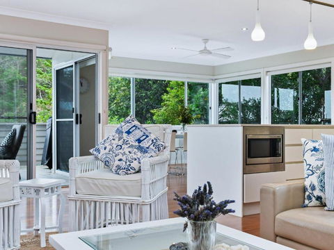 East Coast - Accommodation NT 1