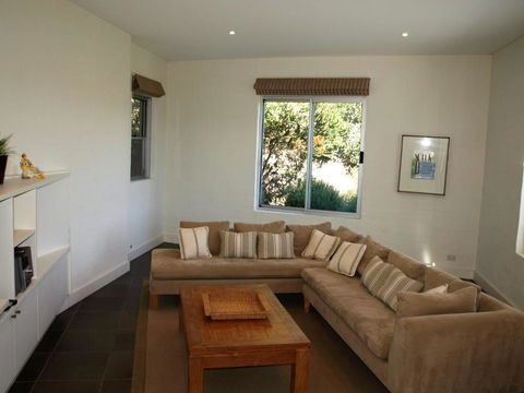 8 On COAST (4 Night Min) - Accommodation NT 6