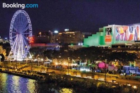 3br Stylish Apt CBD River & City Views SpaSaunaPoolWIFINetflix - Accommodation NT 3