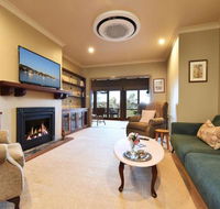 Wangi Waterfront Delight Estate Waterfront Reserve Home - NT Tourism