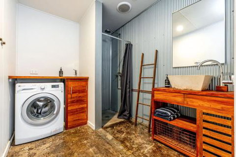 SUNSET BEACH SHACK On SURF - Accommodation NT 1