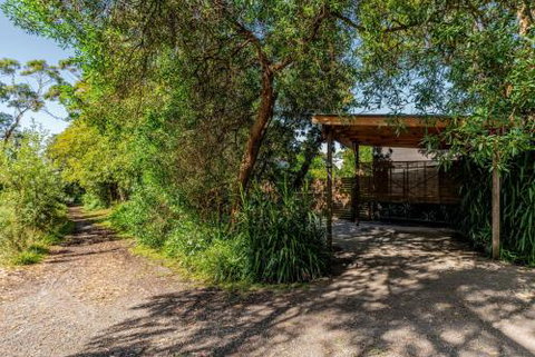 SUNSET BEACH SHACK On SURF - Accommodation NT 3