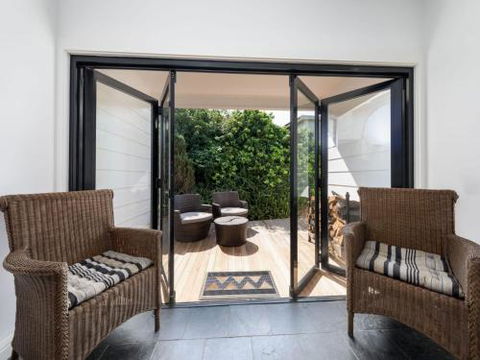 THE BEACH HOUSE Gerroa 4pm Check Out Sundays - Accommodation NT 3