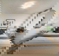 Bright and Sunny Studio Apartment - NT Tourism
