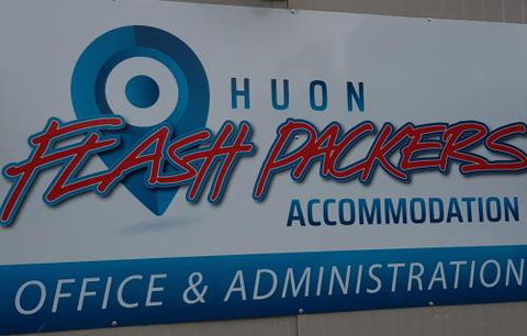 Huon Flash Packers - NT Tourism 0