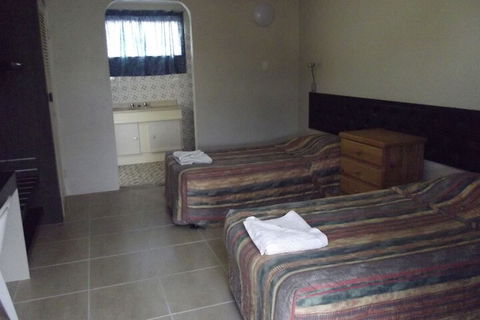 Leo Hotel Motel - Accommodation NT 7